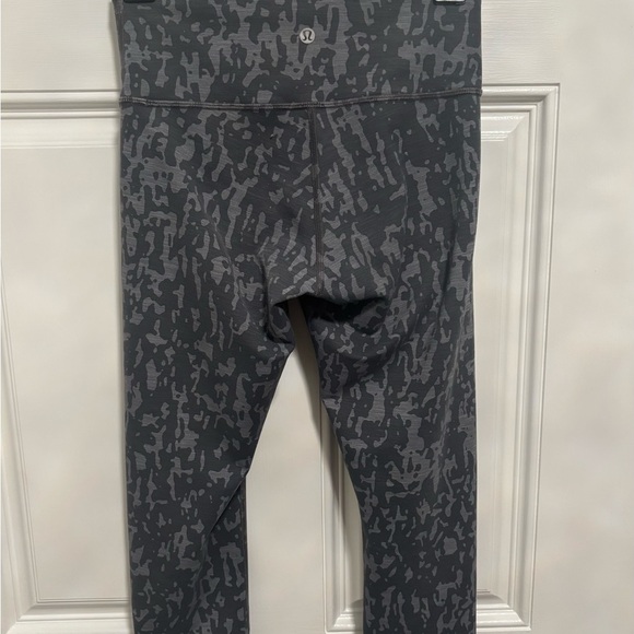 Lululemon Wunder Train High-Rise Tight 25” Gray Camo Print Leggings Size 6 - Picture 3 of 12